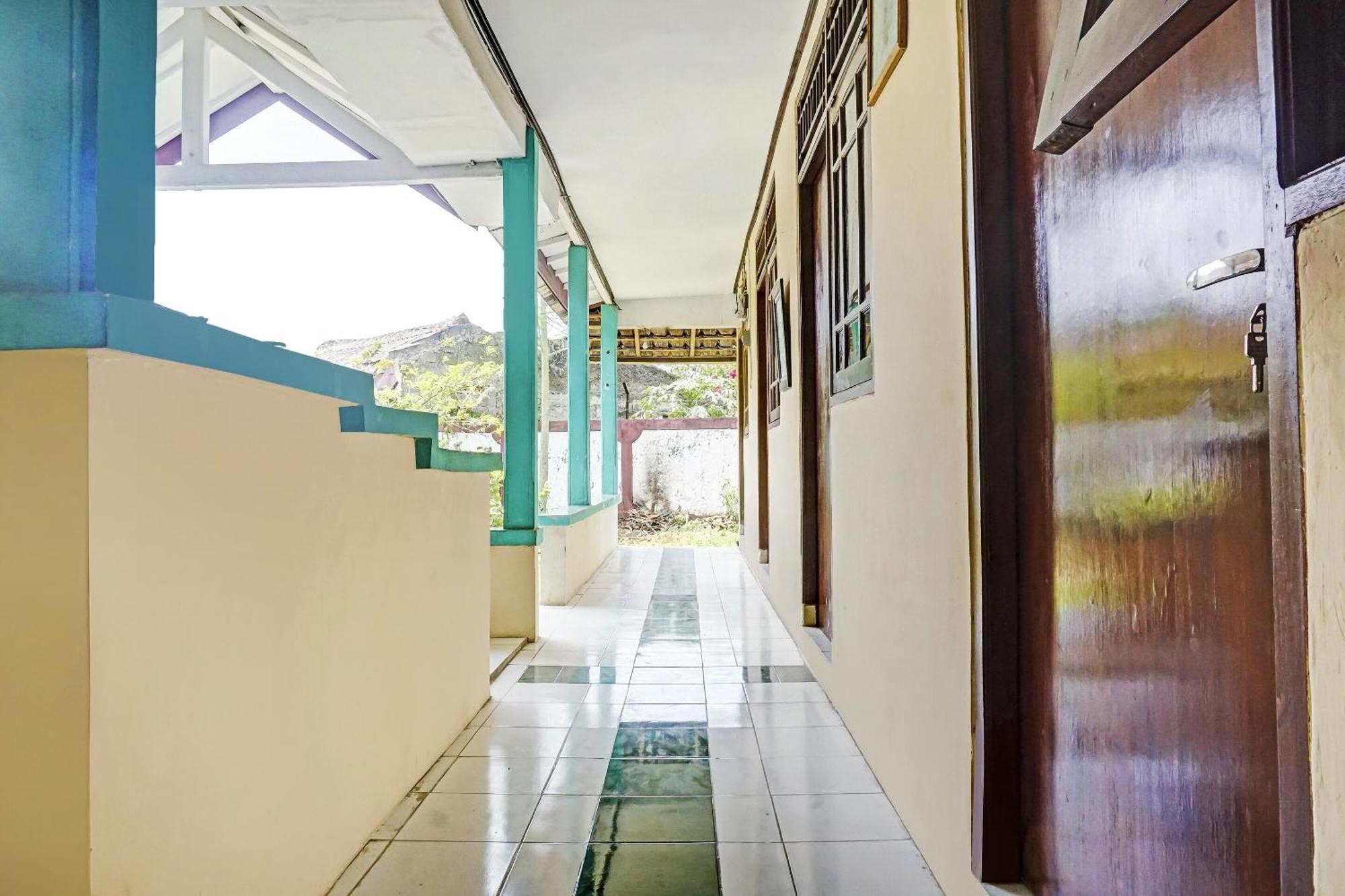 Oyo 90928 Wisma Asri Putra Syariah Bogor Exterior photo