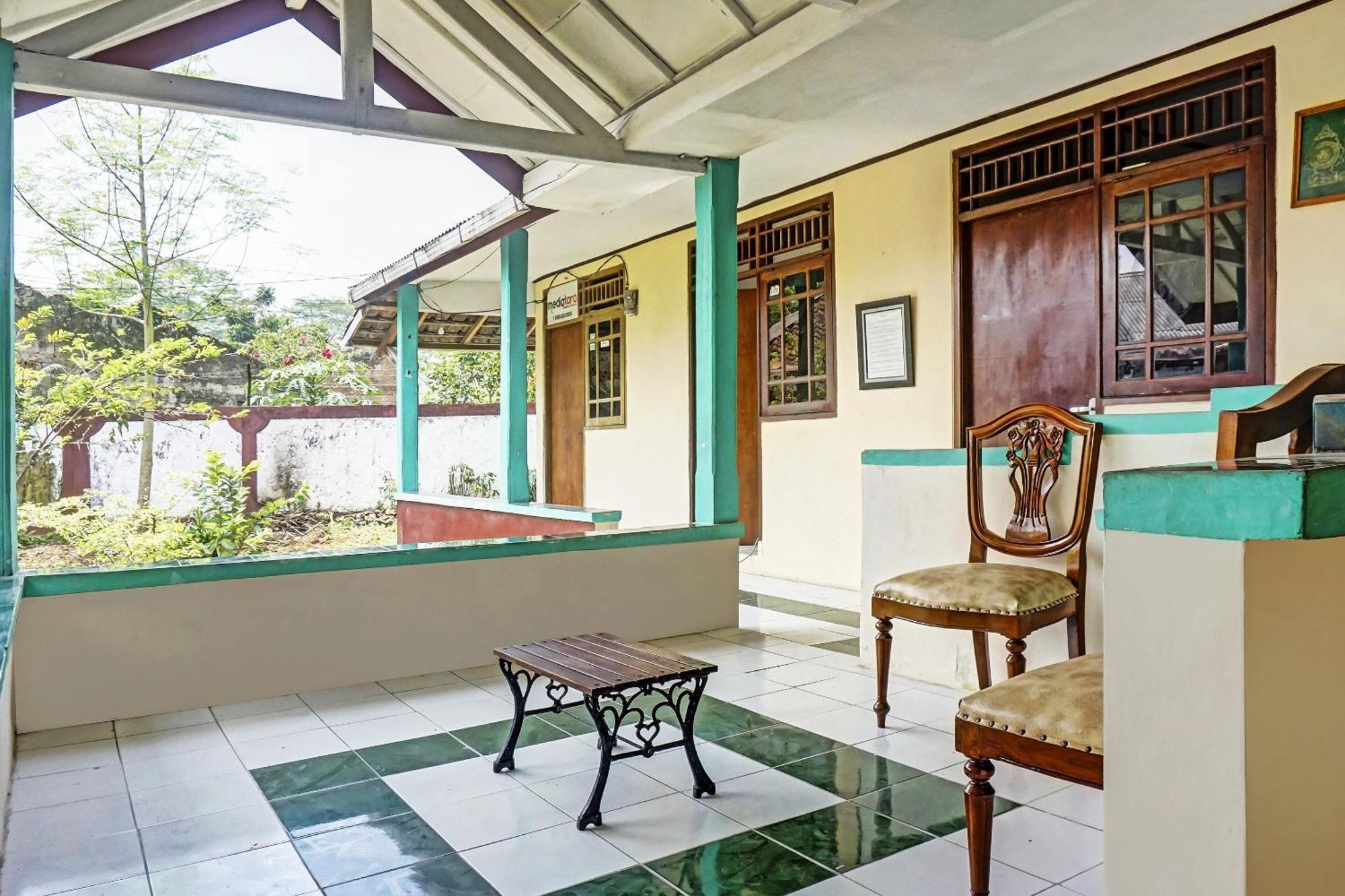 Oyo 90928 Wisma Asri Putra Syariah Bogor Exterior photo